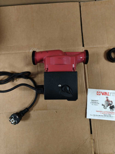 Насос циркуляционный RS 25/8-180 с гайками VRS.258 VT УЦЕНКА SN 26018511