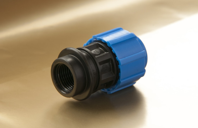 Муфта разъемная ВР ф20х3/4" ПЭ