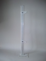 Кронштейн напольный регулируемый для стальных радиаторов