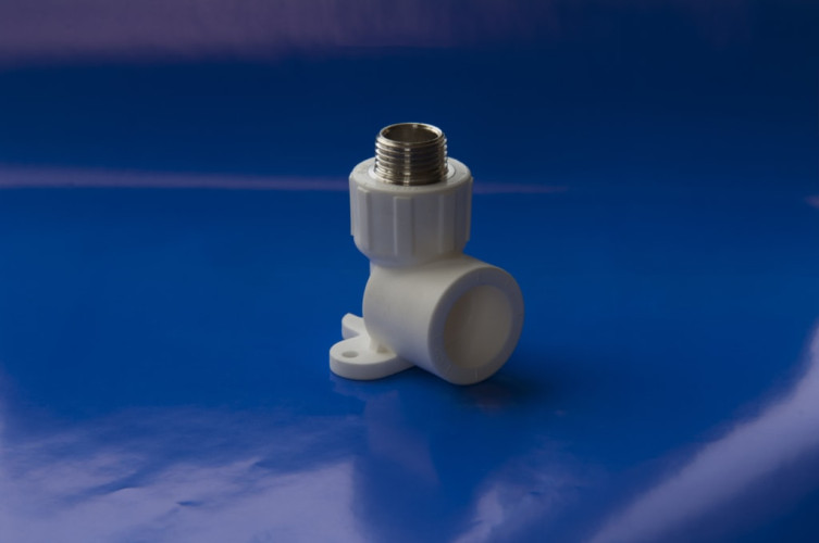 Угольник с креплением НР 20х1/2" ПП(б) Политэк