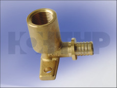 Угольник с креплением ВР ф16х1/2&quot; (2.2) PERT КОНТУР