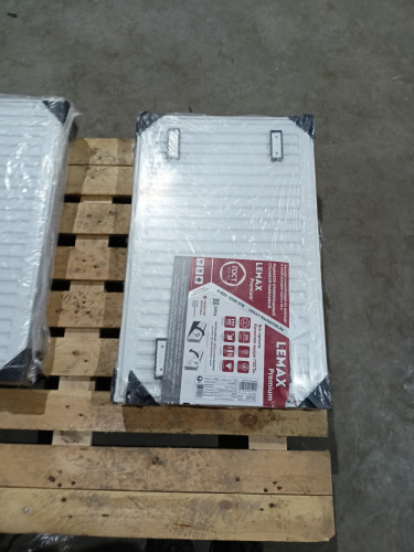 Радиатор стальной C22 LEMAX 500*0800 (1725 Вт) боковое подключение 119468000102408 УЦЕНКА