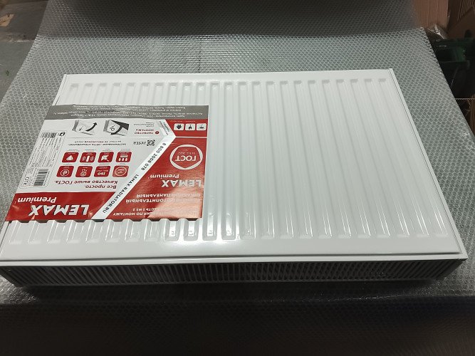 Радиатор стальной C22 LEMAX 500*0800 (1725 Вт) боковое подключение 119468000102517 УЦЕНКА
