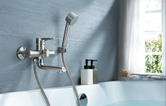 Смеситель для ванны одноручный с коротким изливом NUD3-A045